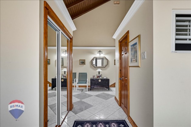 29-Point View Drive-24