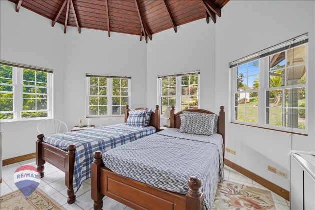 33-Point View Drive-14