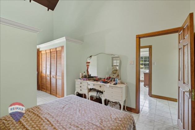 40-Point View Drive-21