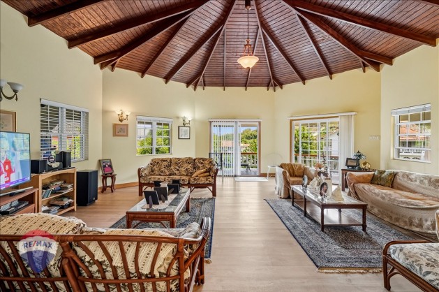 47-Point View Drive-32