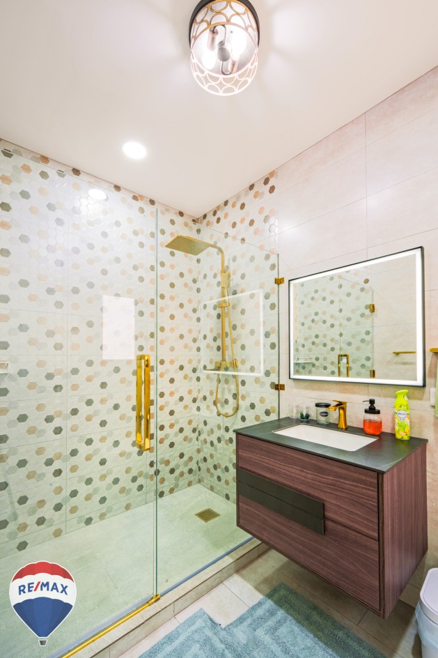 DSC03327-34-Enhanced-SR-21-9